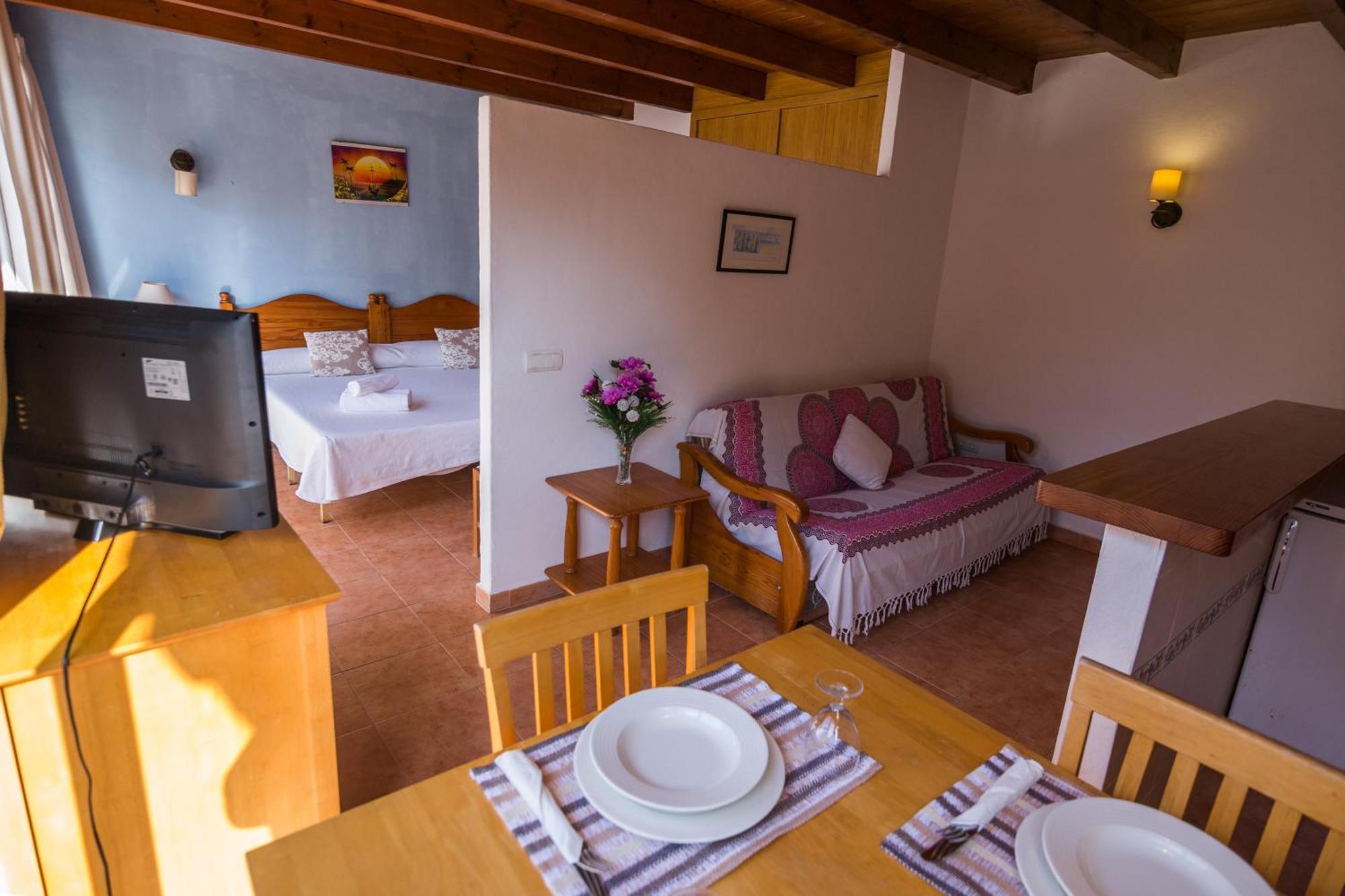 Hostal Cala Boix Es Canar  Exterior photo