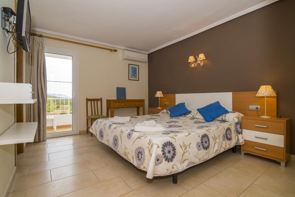 Hostal Cala Boix Es Canar  Exterior photo